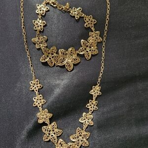 AVON Vintage Gold Floral Filigree Necklace and Bracelet Set - Women Jewelry